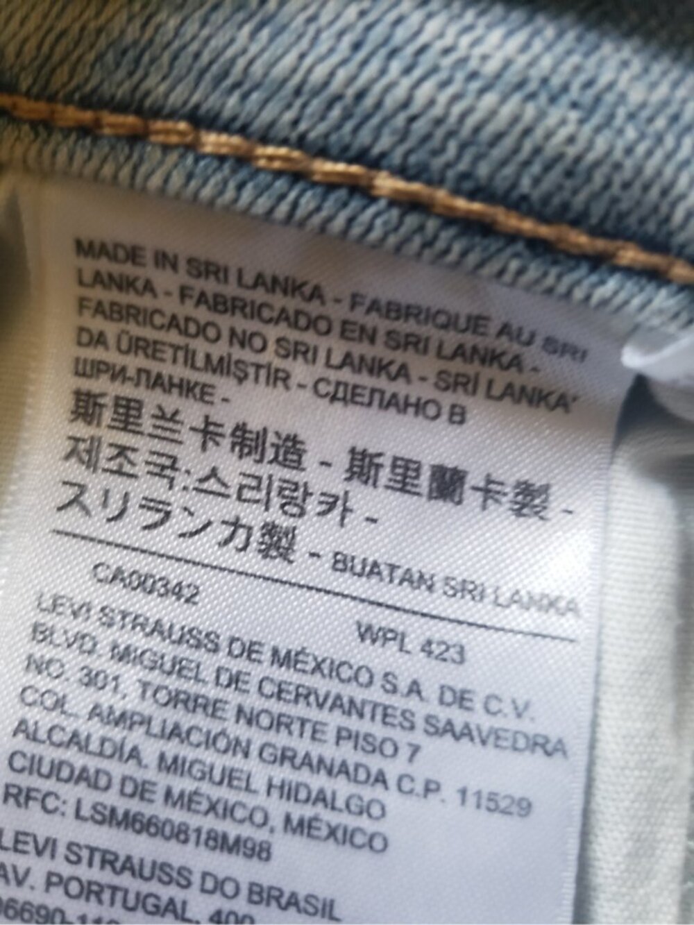 Levi's Women's Mid-Length Denim Shorts Light Wash Size 30 Classic Casual Summer - Picture 11 of 16
